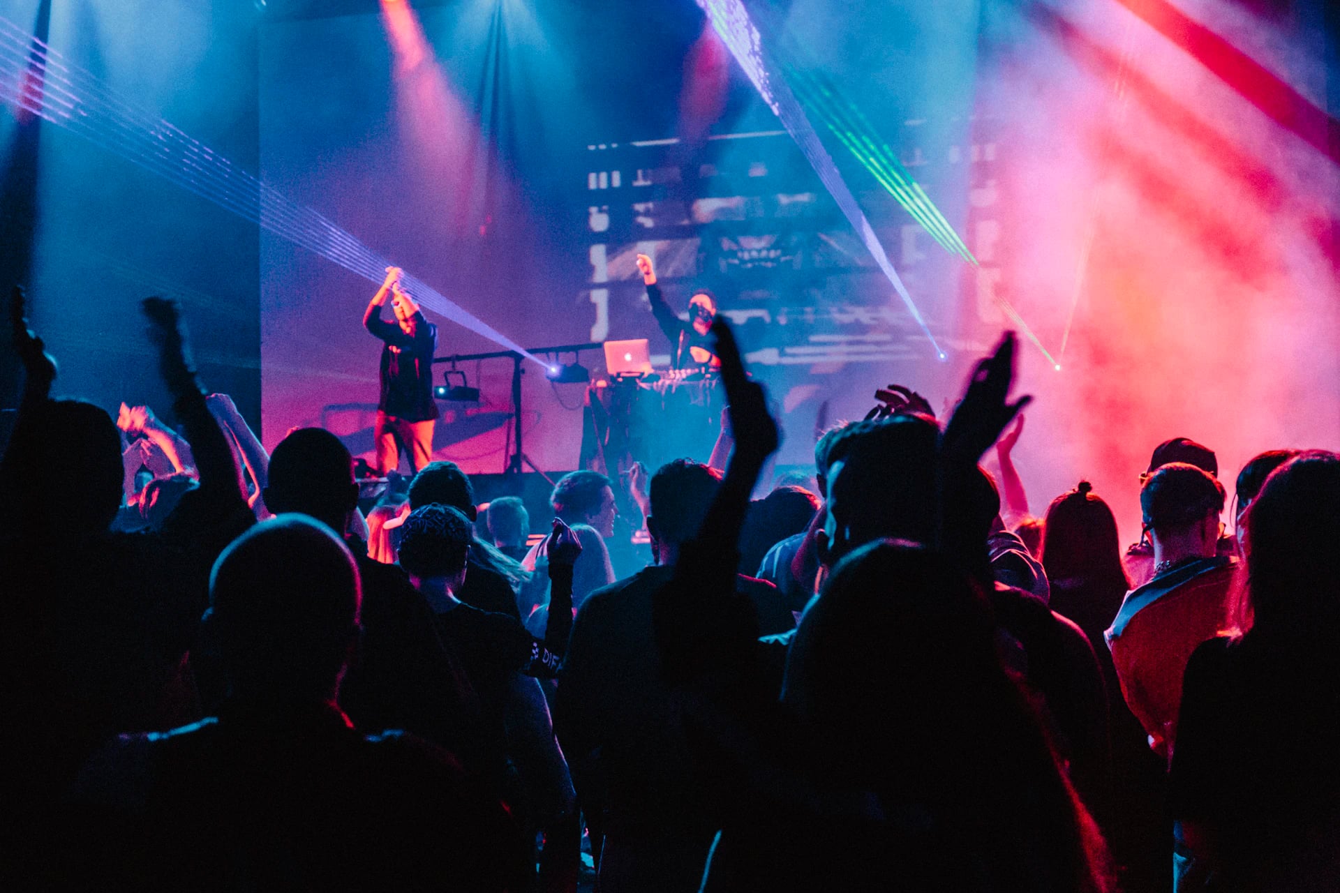 Live performance atmosphere